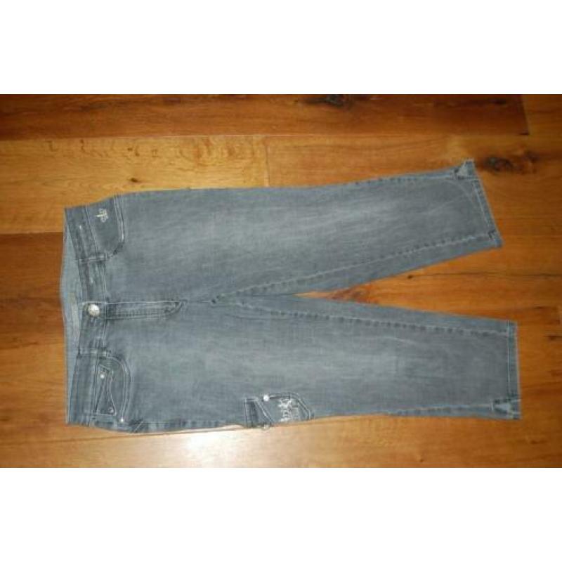 Zerres, leuke grijs jeans capri met stiksels, maat 40