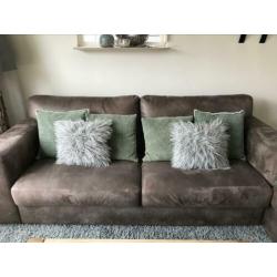 Ruime 2,5 zitter met hocker