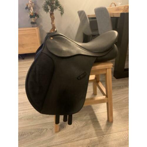Wintec veelzijdigheidszadel 17 inch