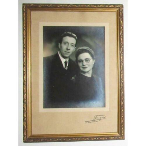 Antiek foto portret in brocante Houten lijst onder glas.