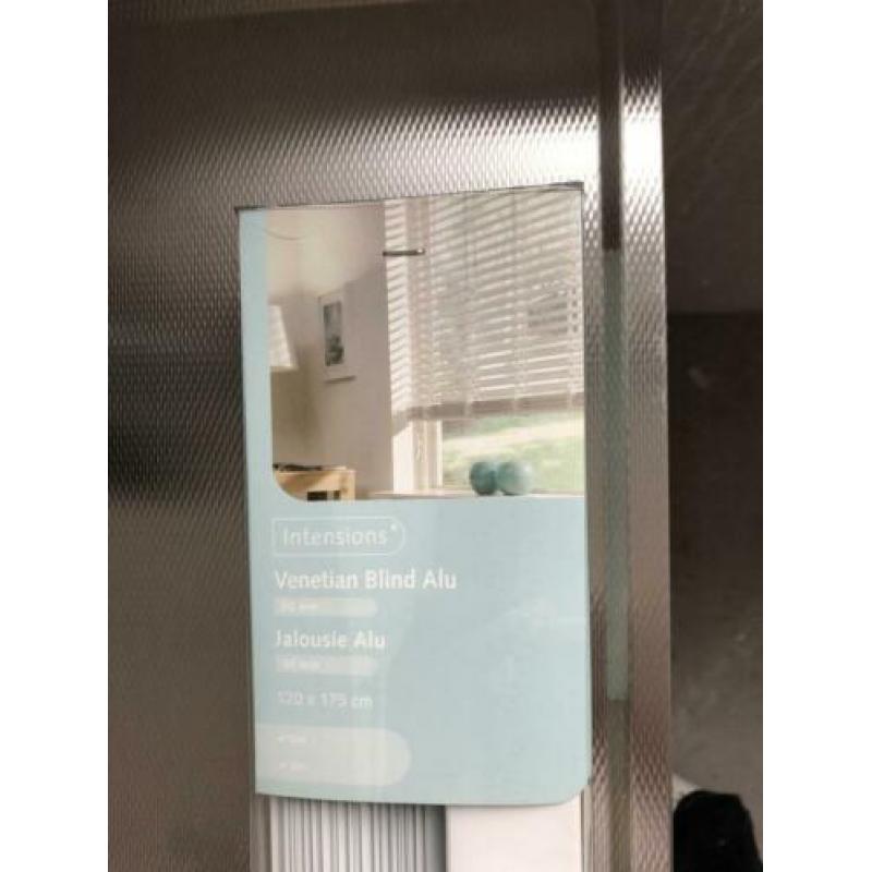 Aluminium jaloezie 50 mm wit met ladderband