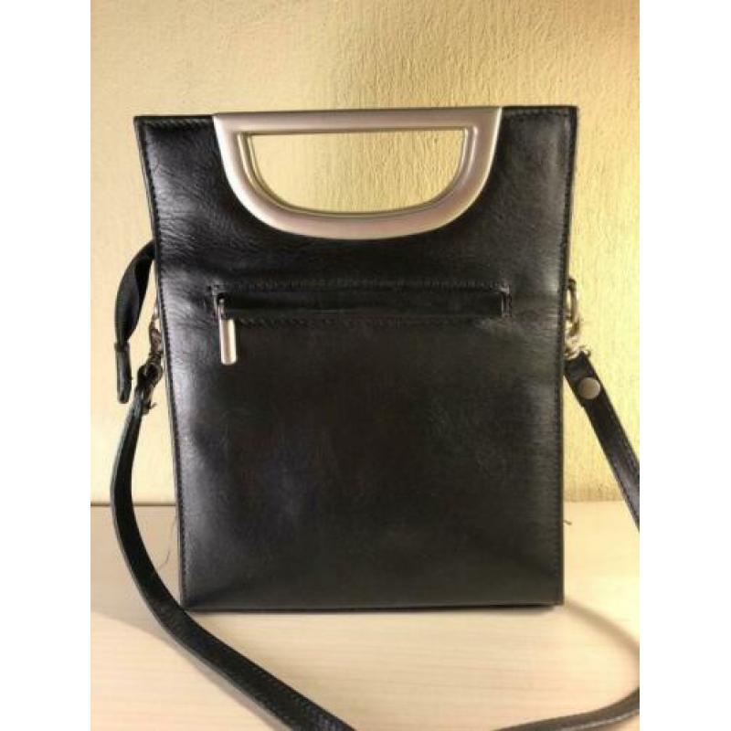 SCA3 Lango Zwarte Leren Tas Rechthoekig Strak Design Metaal