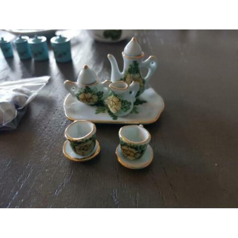 Servies voor poppenhuis