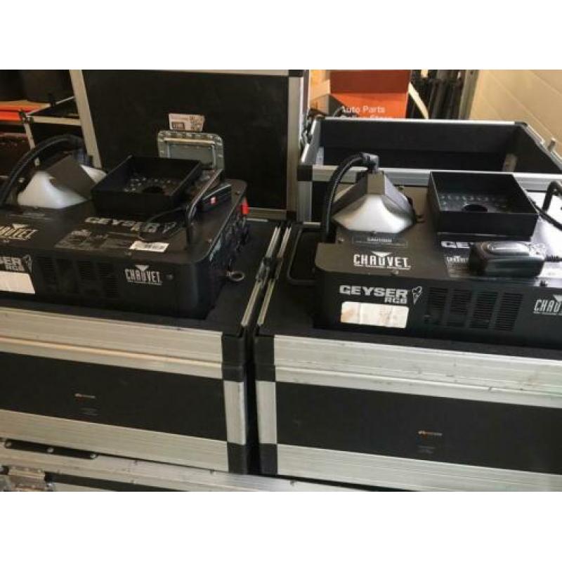 Set van 3+1 Chauvet Geyser