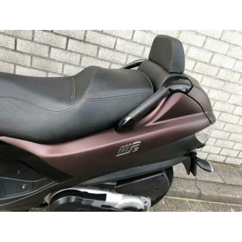 Piaggio MP3 400 LT / origineel NL / historie / unieke kleur