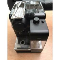 Nespresso/DeLonghi Lattissima Tounch Koffiemachine.
