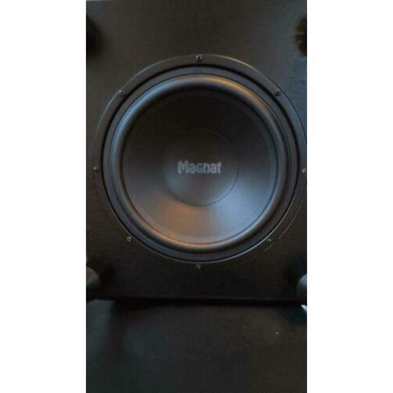 Magnat Beta 25A Actieve Subwoofer 90/180 watt Sub