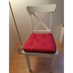 Ikea eettafel met 5 stoelen