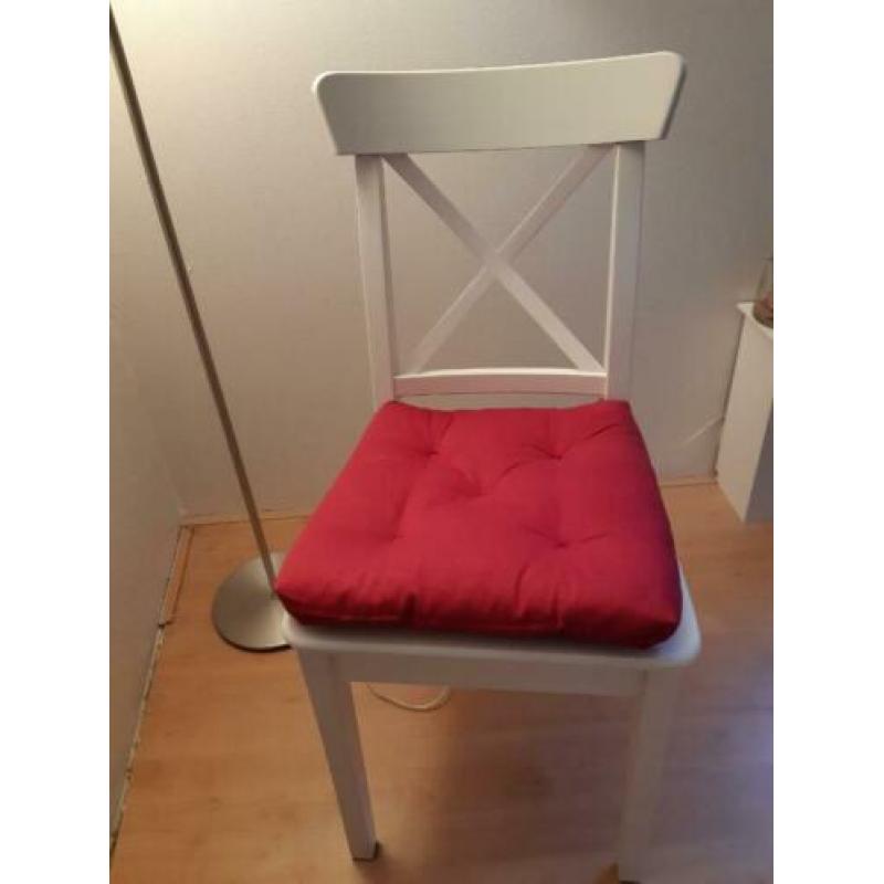 Ikea eettafel met 5 stoelen