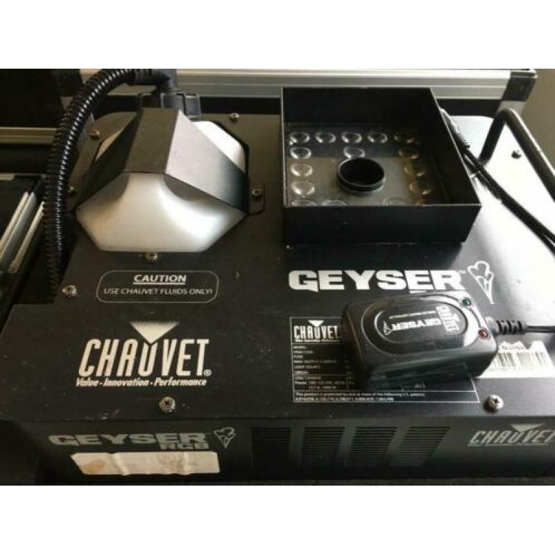 Set van 3+1 Chauvet Geyser