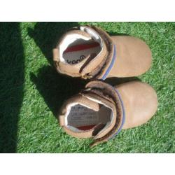 Schoentjes baby maat 23 nubuck leer Keq klittenband nieuw