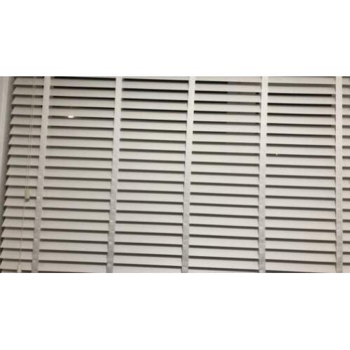 Aluminium jaloezie 50 mm wit met ladderband