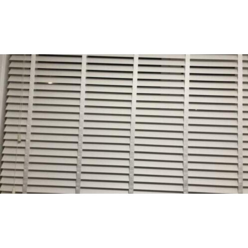 Aluminium jaloezie 50 mm wit met ladderband