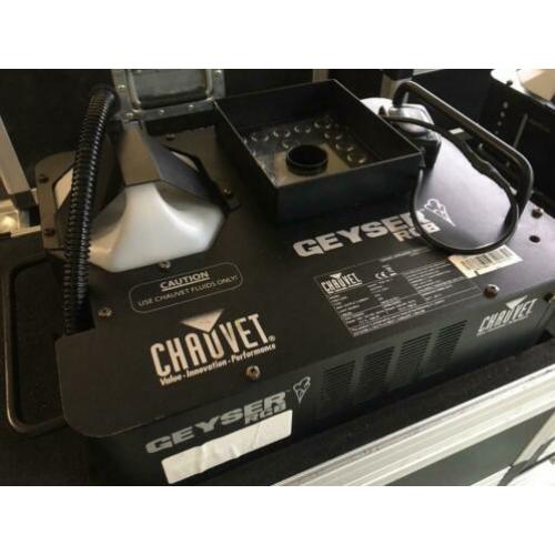 Set van 3+1 Chauvet Geyser