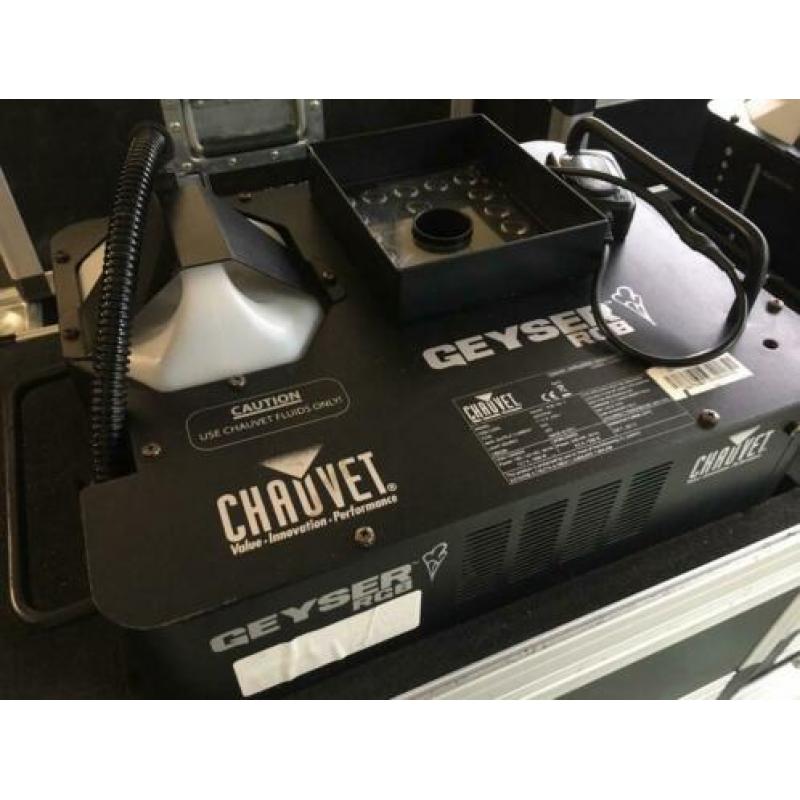 Set van 3+1 Chauvet Geyser