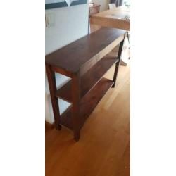 Prachtige sidetable met uitneembare planken
