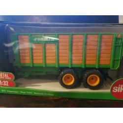 Siku 1:32, New Holland, mf en joskin kar