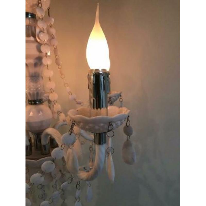 Kleine witte kroonluchter