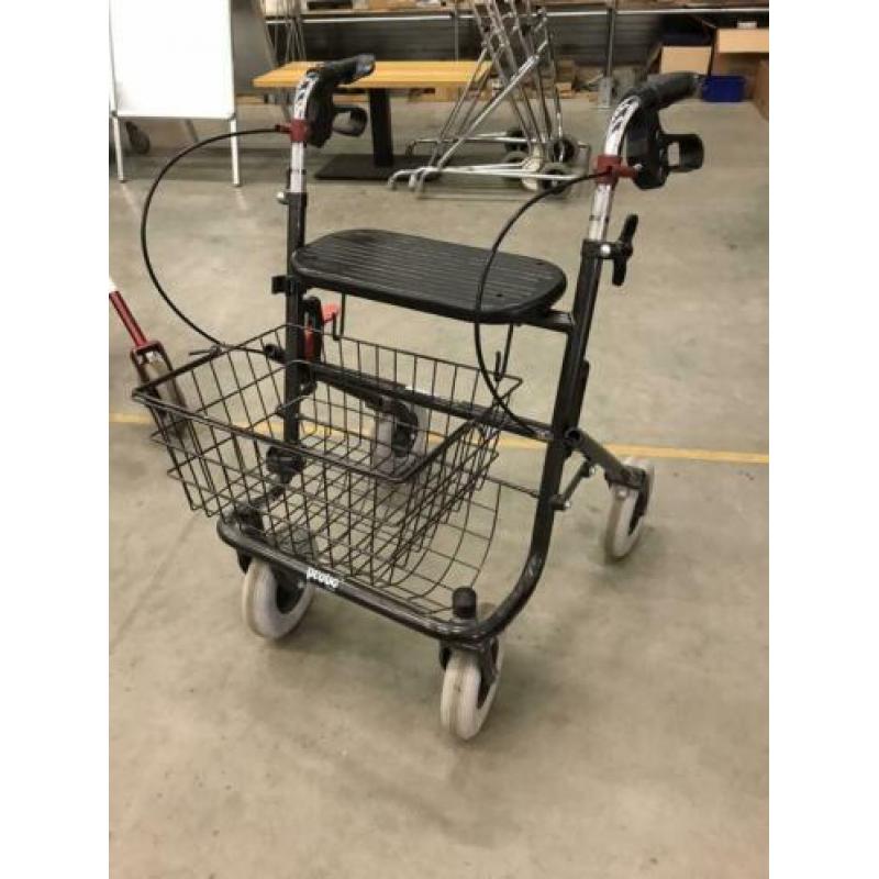 176*. Rollator diverse rollators vaste prijs 35 eu.