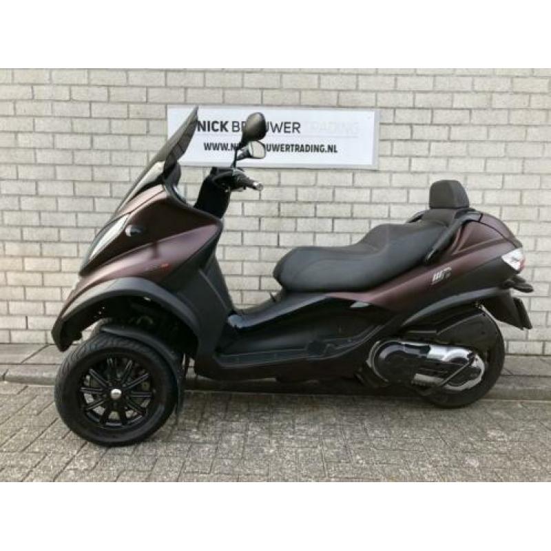 Piaggio MP3 400 LT / origineel NL / historie / unieke kleur