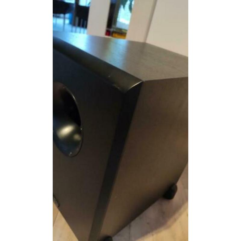 Magnat Beta 25A Actieve Subwoofer 90/180 watt Sub