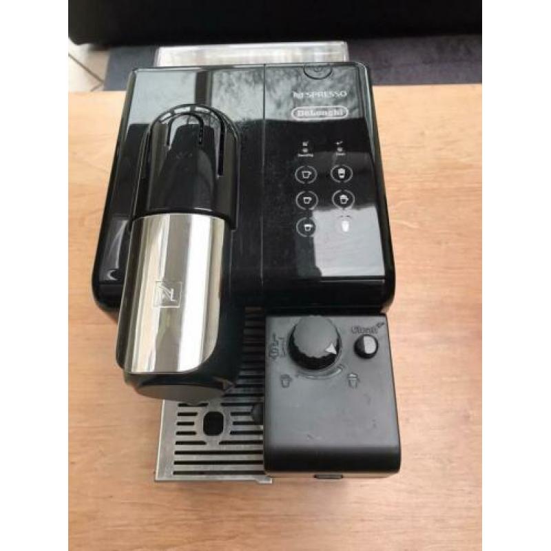 Nespresso/DeLonghi Lattissima Tounch Koffiemachine.