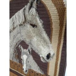 Retro wandkleed in lijst paarden handwerk