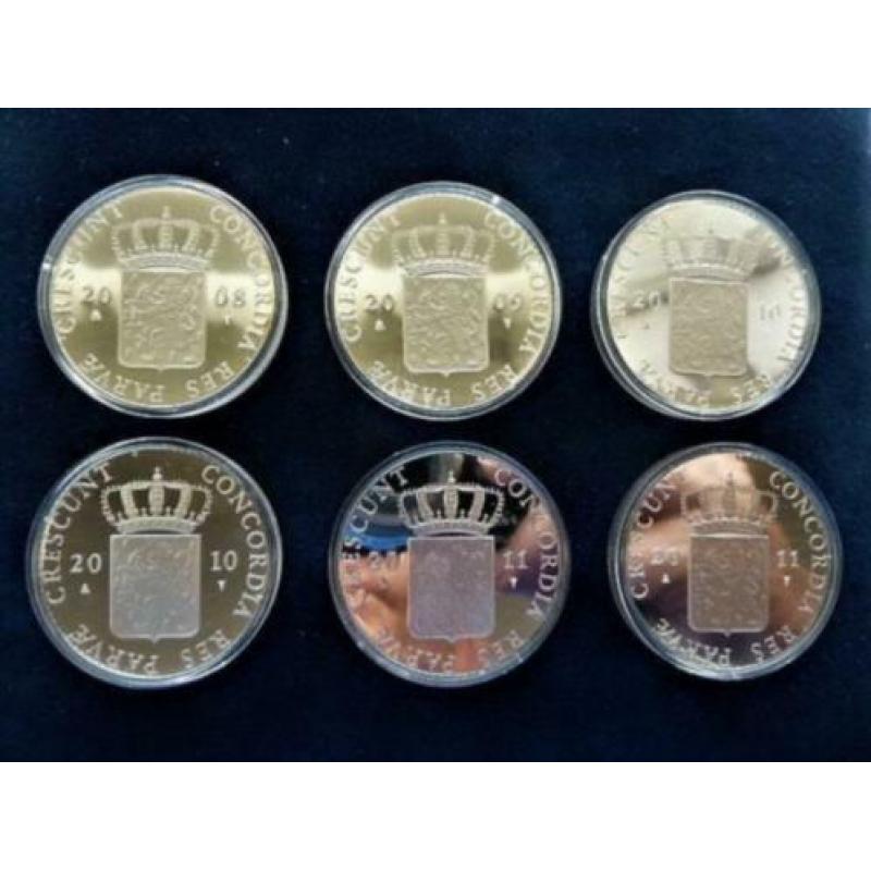 (475)TOP Zilveren Dukaten serie 3 prachtige houten cassette
