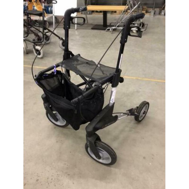 176*. Rollator diverse rollators vaste prijs 35 eu.