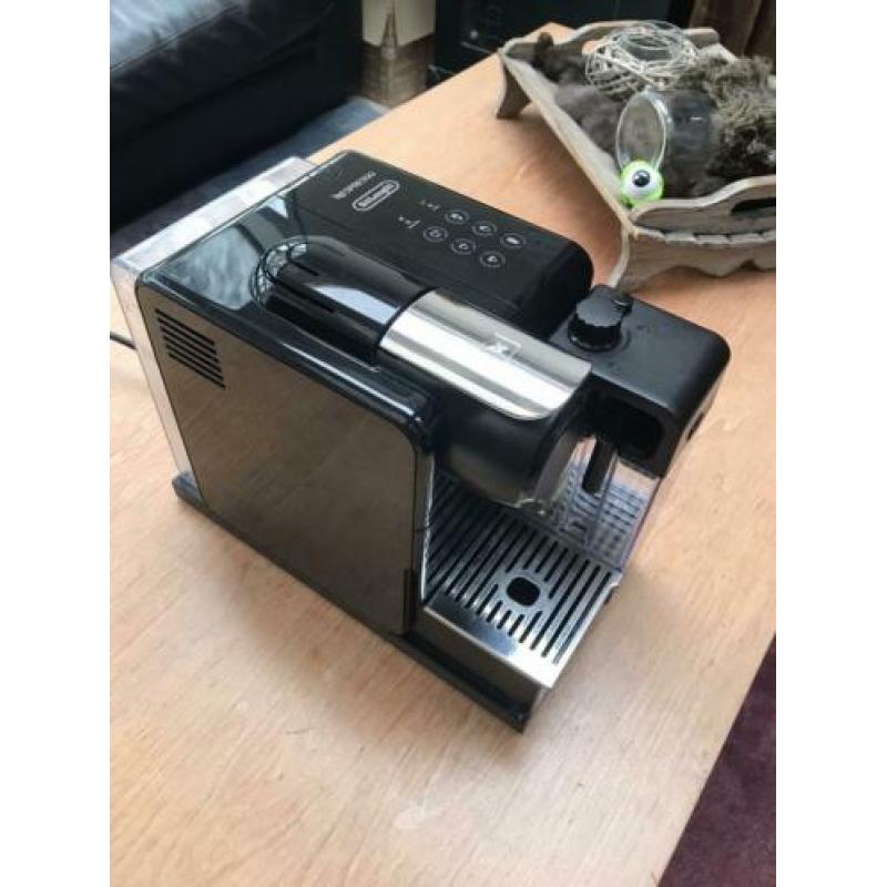 Nespresso/DeLonghi Lattissima Tounch Koffiemachine.