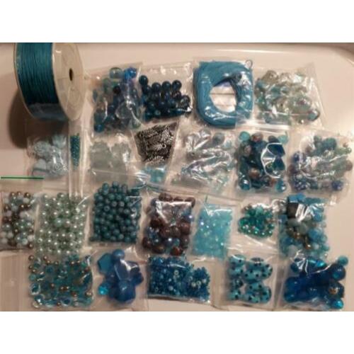 103 - pakket/ partij kralen (turkoois/ aqua)