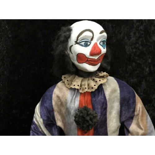 Prachtige oude clown pop handgemaakt en beschilderd