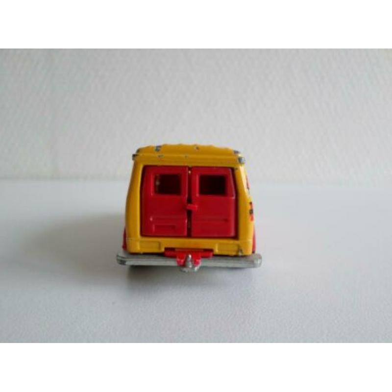 Fourgon geel Racing Team 1:65 Majorette (zonder ovp)