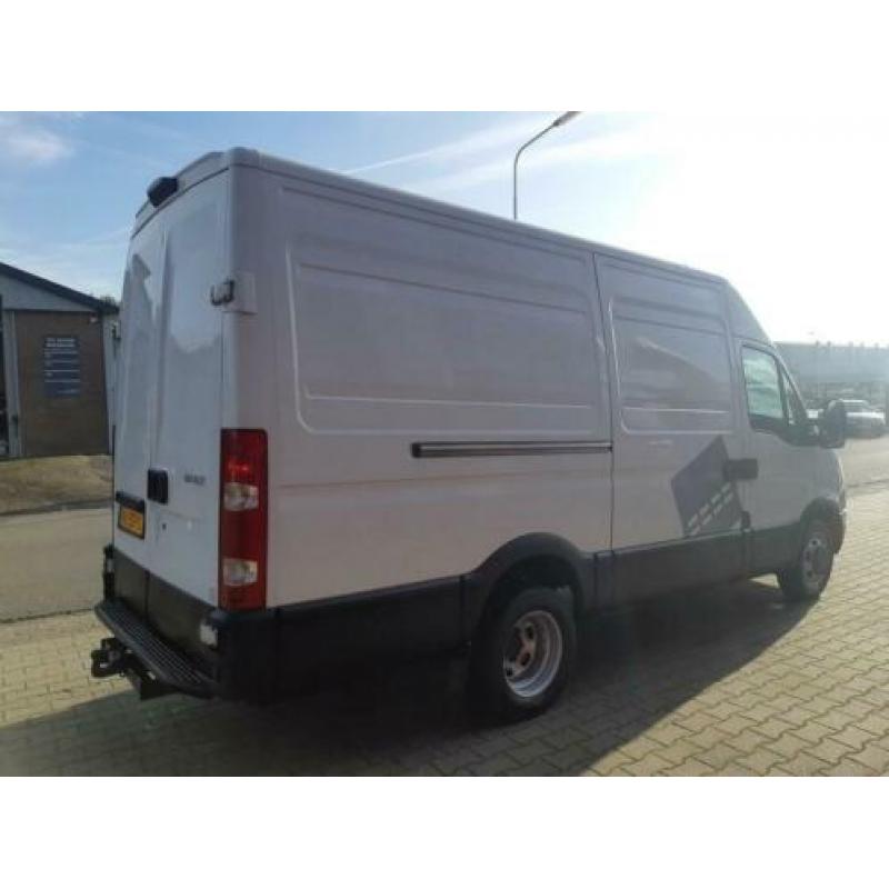 Iveco Daily 35 C 13V 330 H2 3500 kilo trekken dubbel lucht