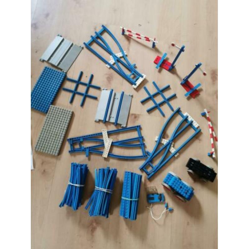 Oude lego spoorlijn met toebehoren