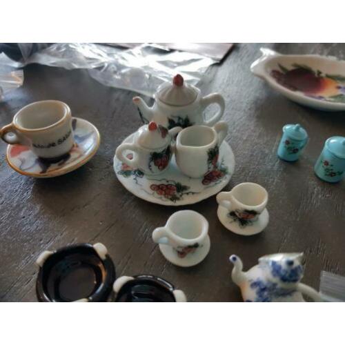 Servies voor poppenhuis