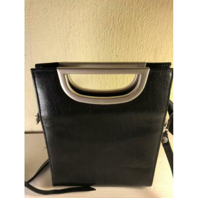 SCA3 Lango Zwarte Leren Tas Rechthoekig Strak Design Metaal