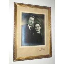 Antiek foto portret in brocante Houten lijst onder glas.