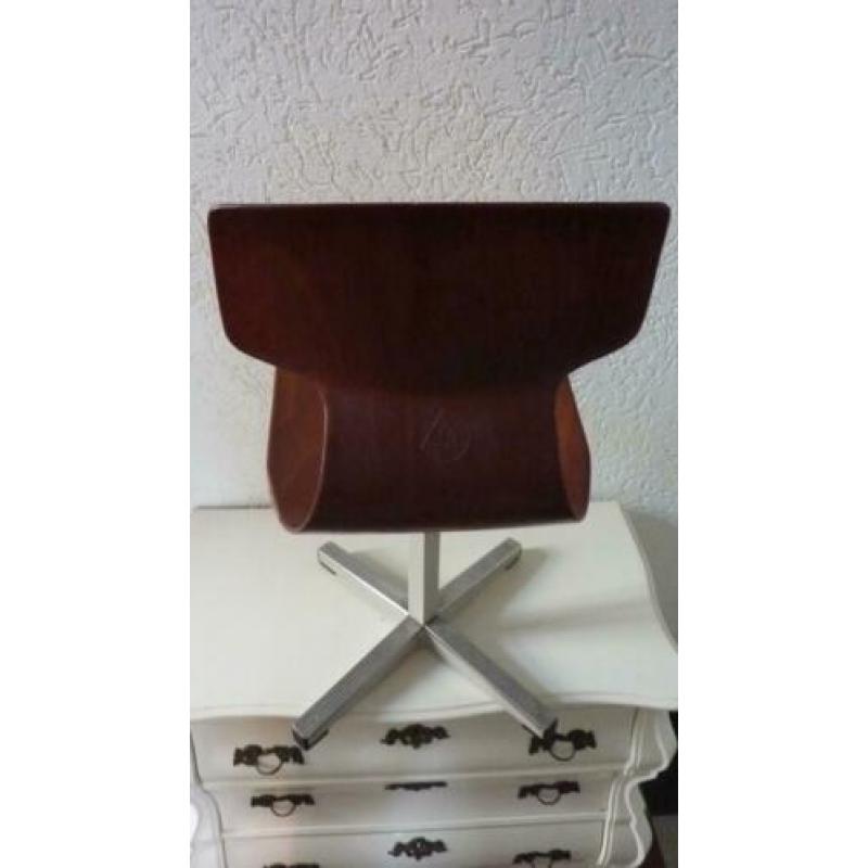 kinderstoel, brocant, jaren 80, schoolkruk