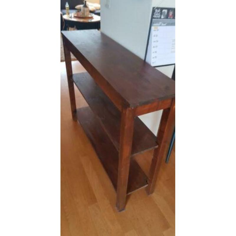 Prachtige sidetable met uitneembare planken