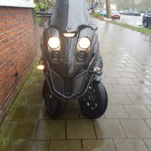 Mooie zwarte Gilera Fuoco 500