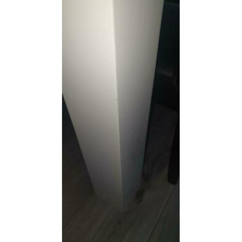 Eettafel met stoelen
