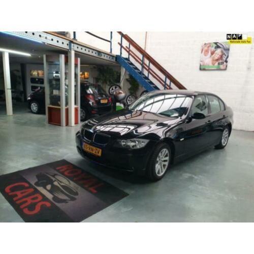 BMW 3-serie 320i /NAP/NAVI/LEER/APK
