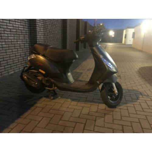 Piaggio Zip brom gele plaat met iget blok sp