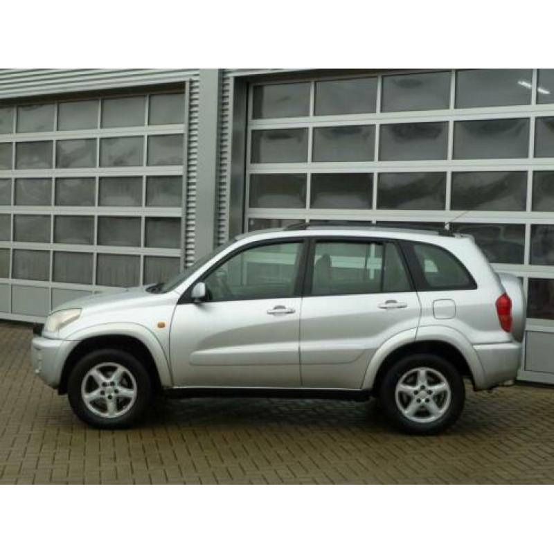 Toyota RAV4 2.0-16V VVT-i Luna bj.2002 Autom. | 5 Drs | Trek