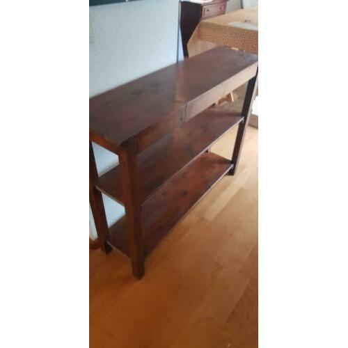 Prachtige sidetable met uitneembare planken