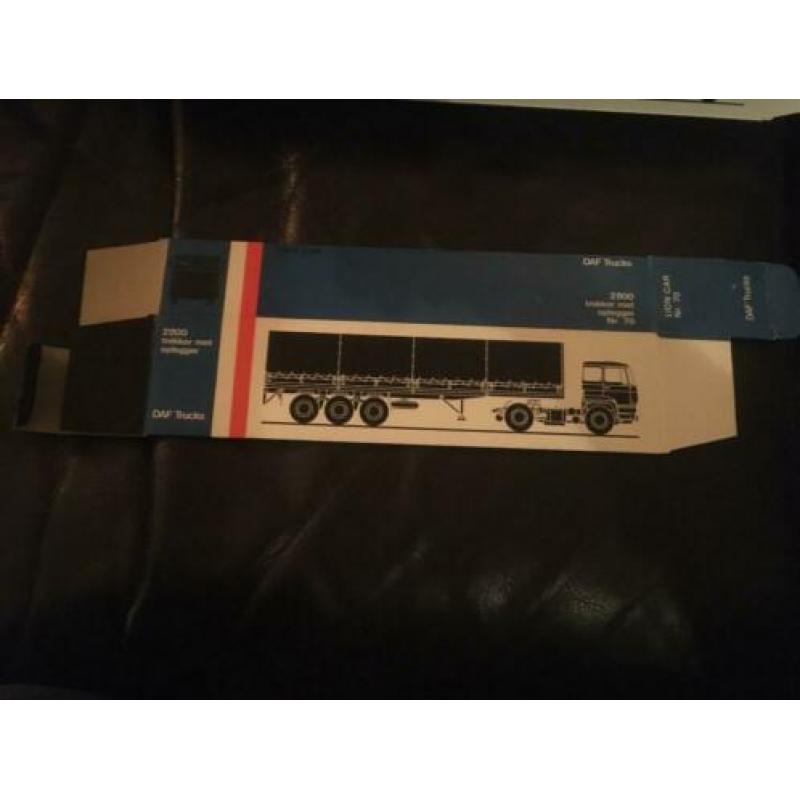 lege dozen van Lion Car DAF