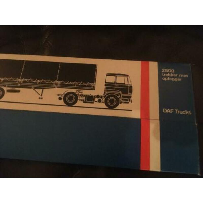 lege dozen van Lion Car DAF