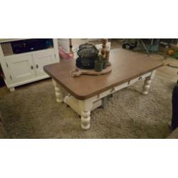 Nette landelijke brocante grenen salontafel wit vergrijsd