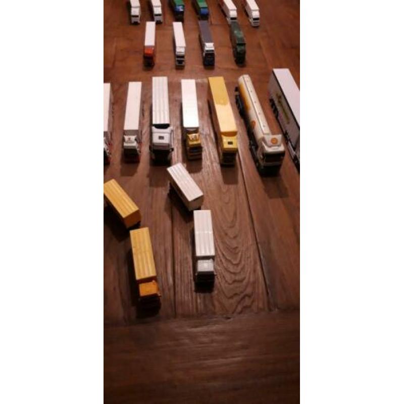 Miniatuur vrachtwagens